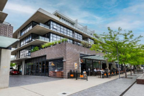 Dockside 18, Kingston